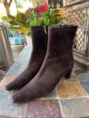Aquatalia brown suede bootie 8.5